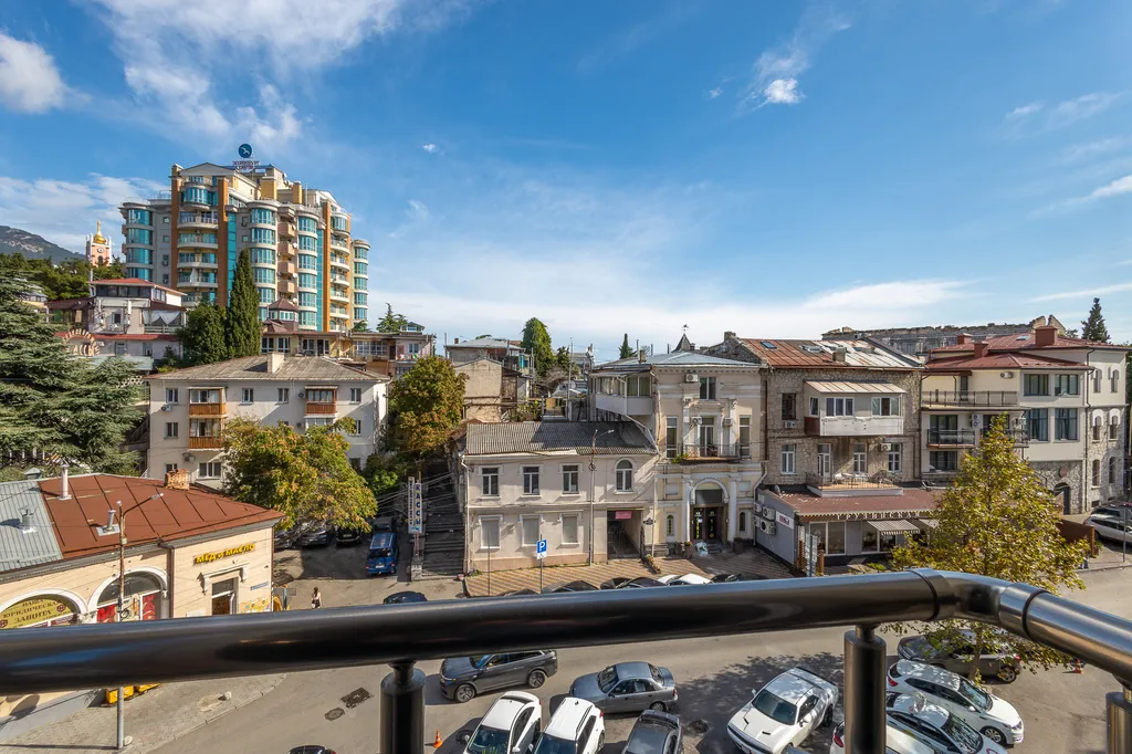 Стильная 2-комнатная квартира в центре Ялты