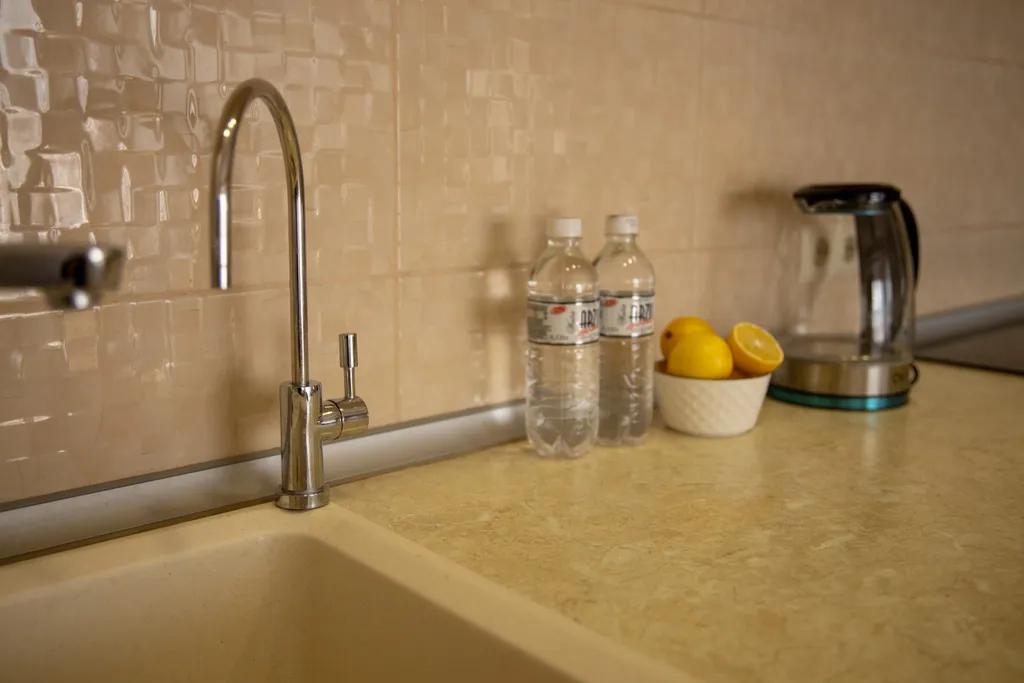 Желтые лимоны