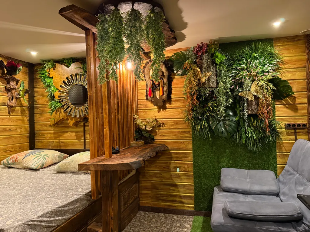 Дом Шилтон Виладж с бассейном, баней и джакузи