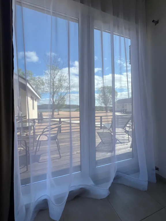 Коттедж Современный и уютным домик на берегу озера — Правдино