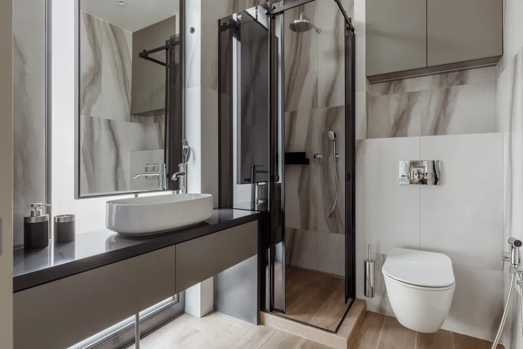 Дизайнерский трёхэтажный дом недалёко от моря