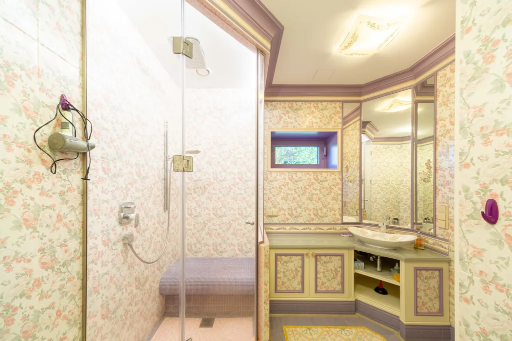 Уютный дом у озера