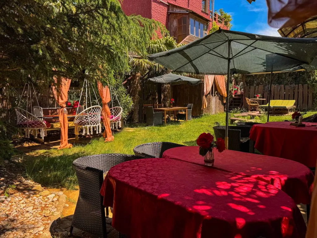 Самобытный коттедж у моря