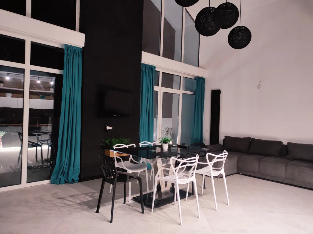 Дом рядом с побережьем