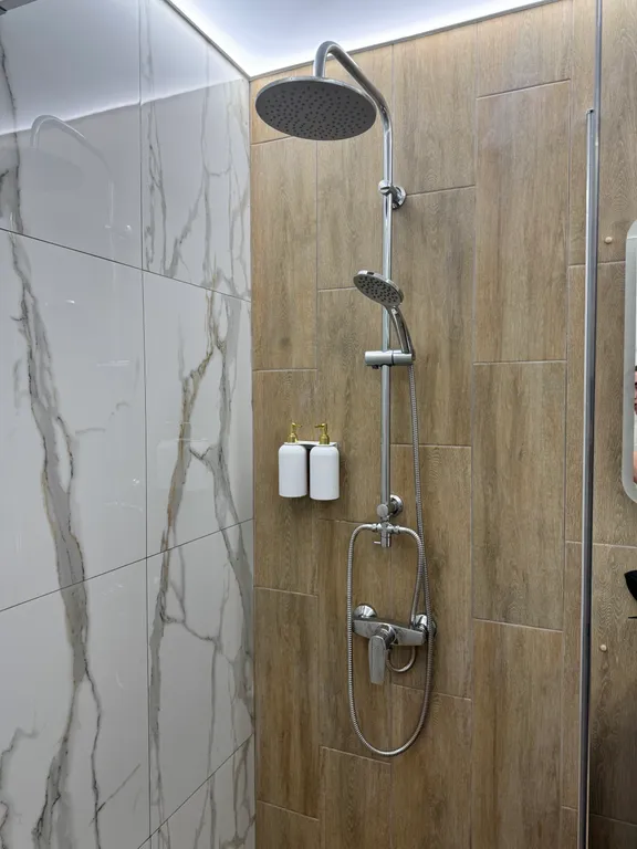 Уютная двухкомнатная квартира у моря, в центре города