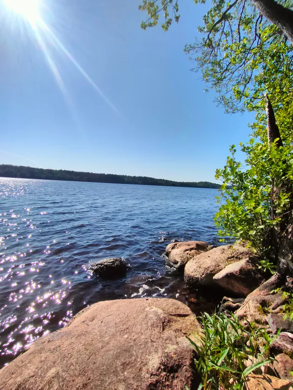 Коттедж Дом на берегу озера, на первой линии — Приморск