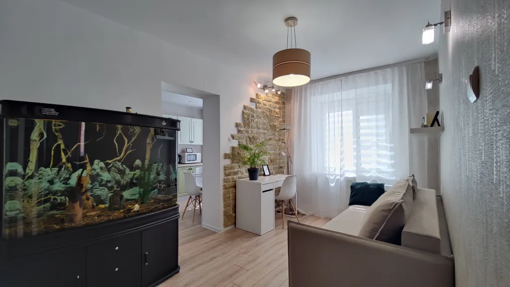 Светлая уютная 4-комнатная квартира рядом с центром