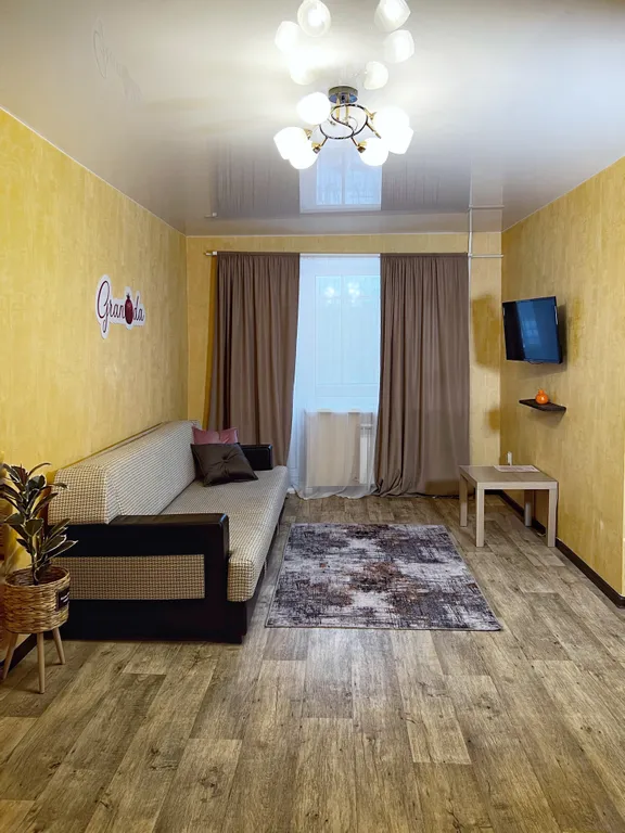 Уютная двухкомнатная квартира в центре рядом с вокзалом и ТЦ Кардинал