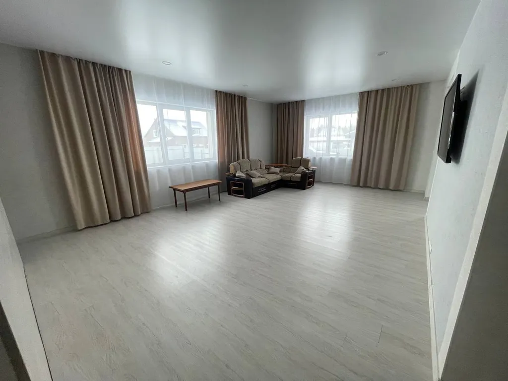 Коттедж Уютный двухэтажный дом в черте города для отдыха и работы — аренда посуточно в Южно-Сахалинск