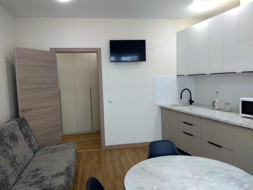 Уютная квартира с видом на озеро.