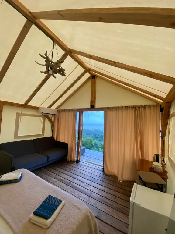 Глэмпинг с видом на море