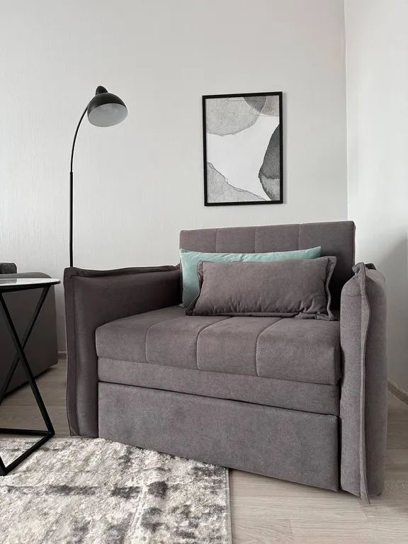 Современная новая квартира в стиле лофт недалеко от берега