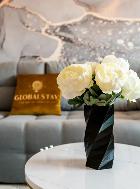 Солнечная 1-комнатная квартира на набережной Днепра