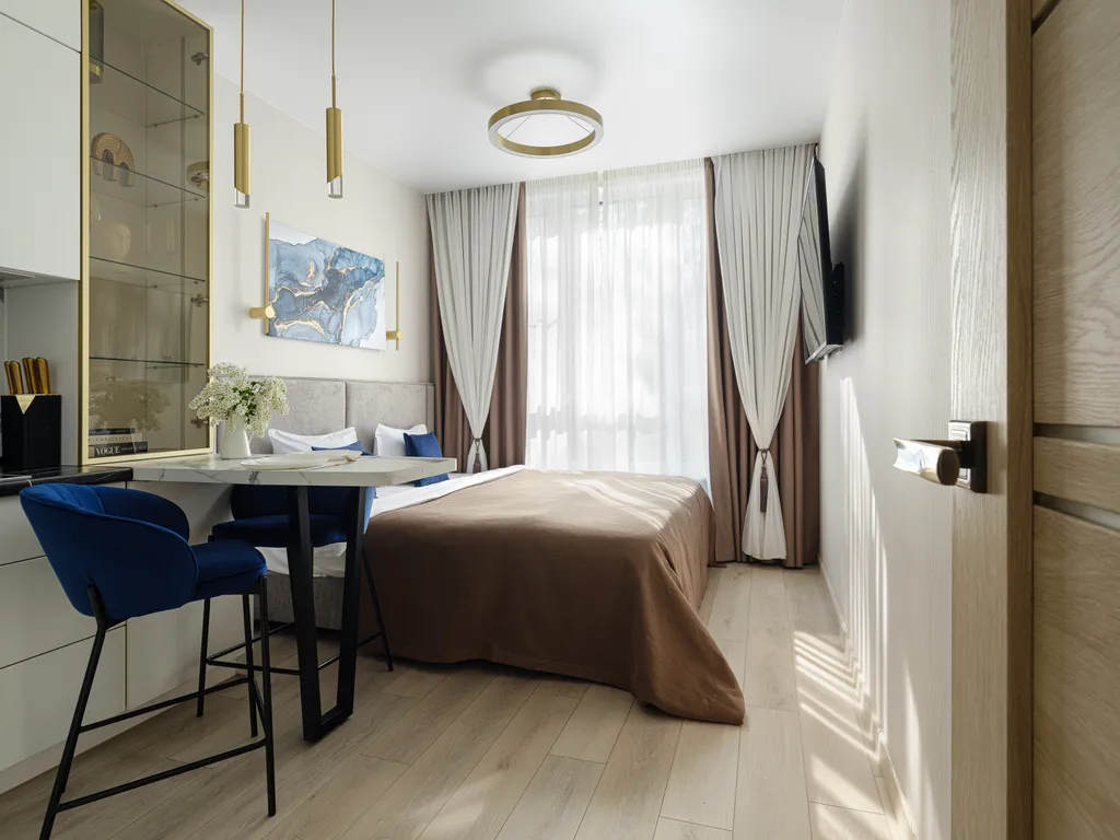 Дизайнерская студия с видом на сосны с закрытым двором