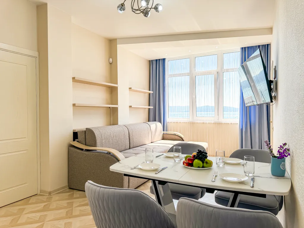 Светлая квартира на берегу Черного моря