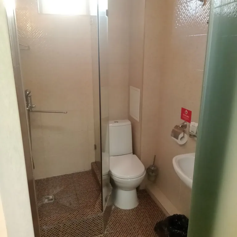 В номере 2-х ярусная кровать предусмотрена для детей и подростков