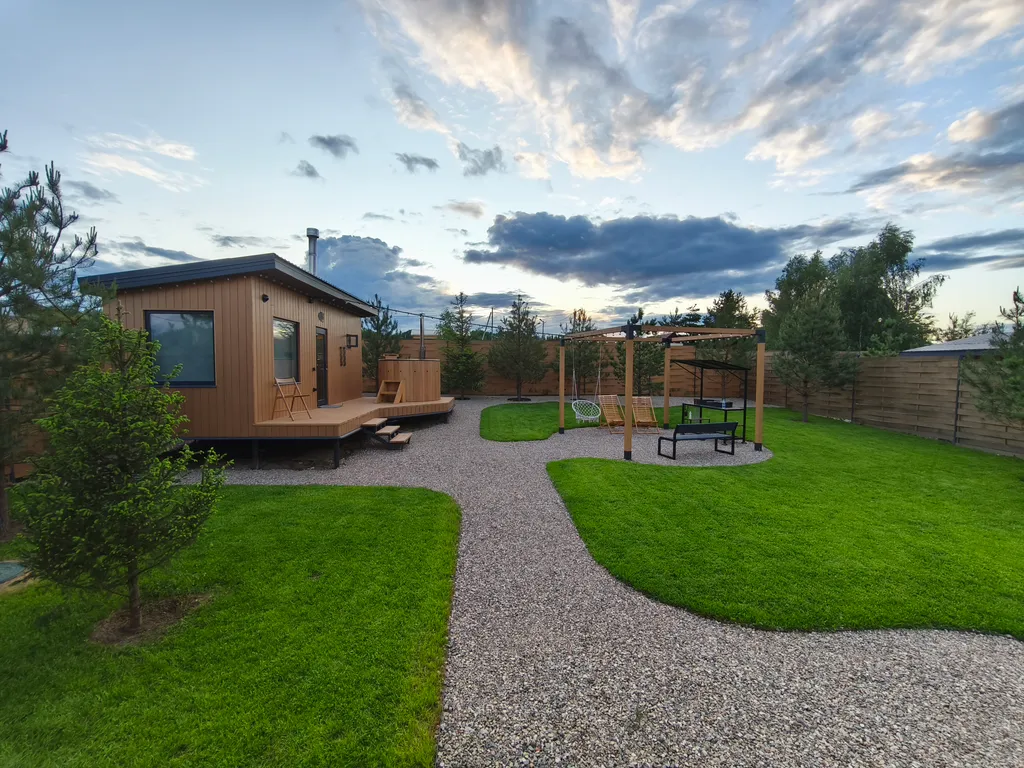 Skandi рыбка загородный дом у пруда в Подмосковье