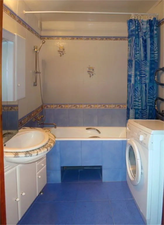 3-комнатная квартира в центре Ворошиловского района, в Золотом квадрате