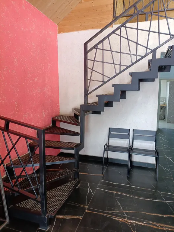 Уютный дом у озера