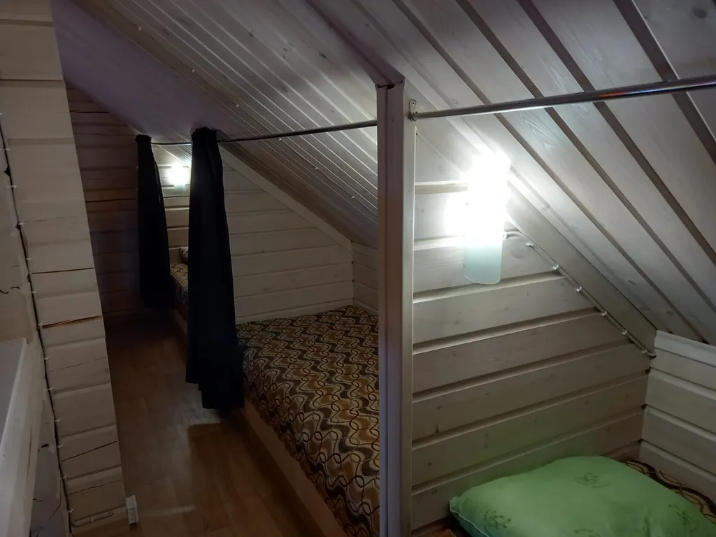 Уютный дом на берегу озера