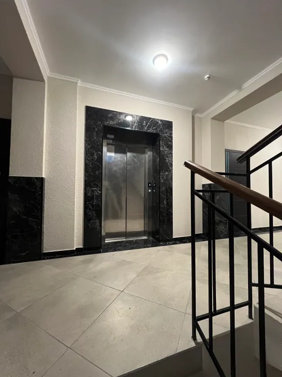 Уютная квартира с видом на лес в 200 метрах от центрального пляжа