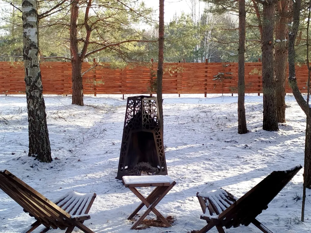 Домик в сосновом лесу с банным чаном