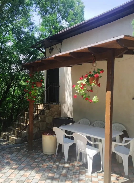 Коттедж Отдельный домик в Профессорском уголке — аренда посуточно в Алушта