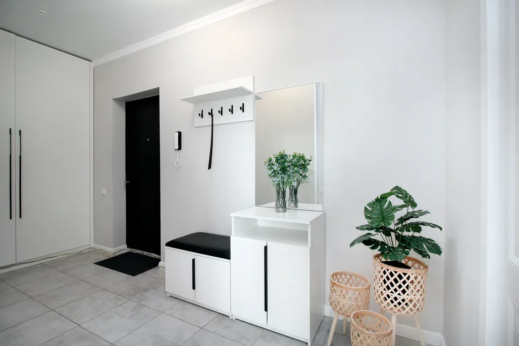 Comfort Gray у метро в центре города