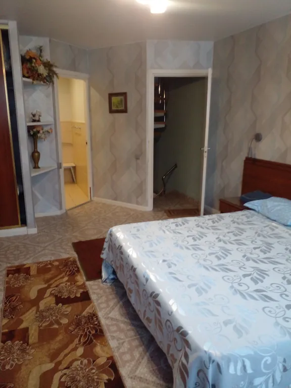 Эллинг на берегу моря