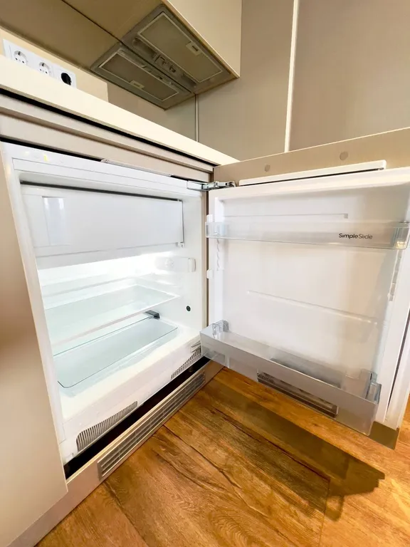 Alliance Palace, вид на старый город, море и горы