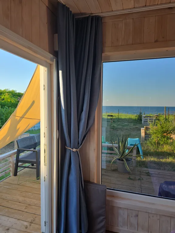 Коттедж Дом-студия Атмосфера с панорамой Азовского моря — Кучугуры