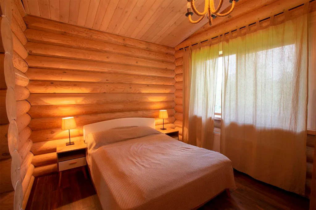 Дом рядом с лесом