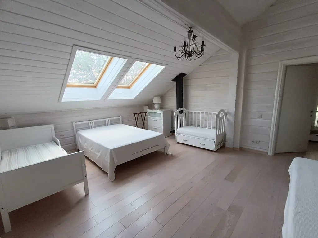 Большой светлый гостевой дом 230кв/м 50 соток участок