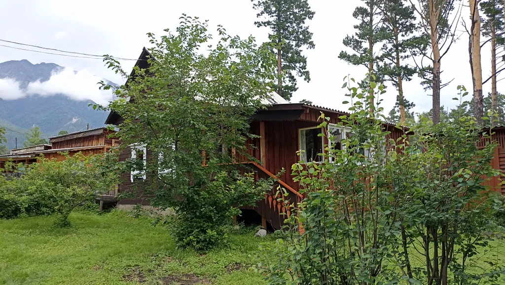 Коттедж Флигель с верандой — аренда посуточно в Аршан