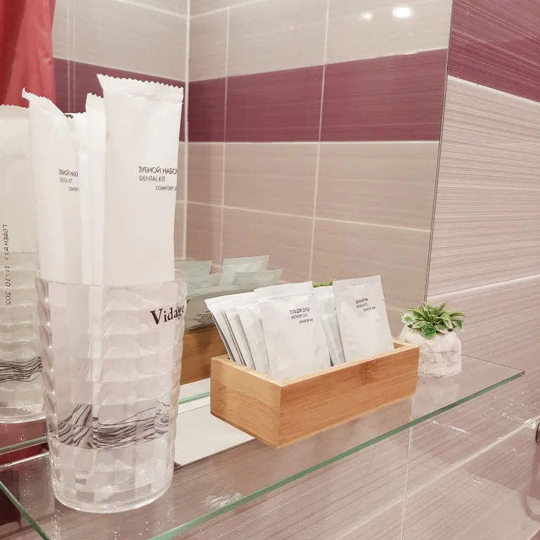 Просторная евротрешка с видом на Ангару и город