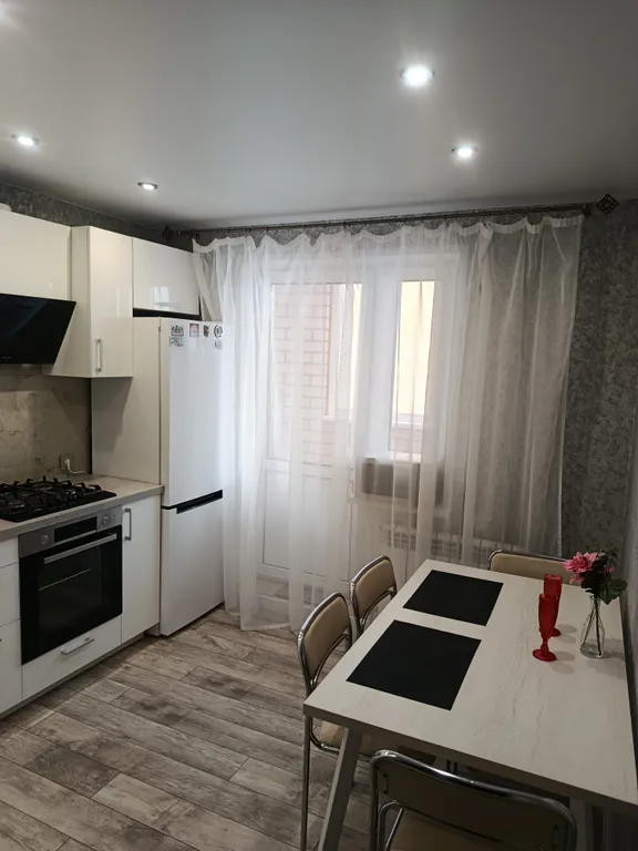 Уютная квартира с видом на Успенский собор и Крепостную Стену.