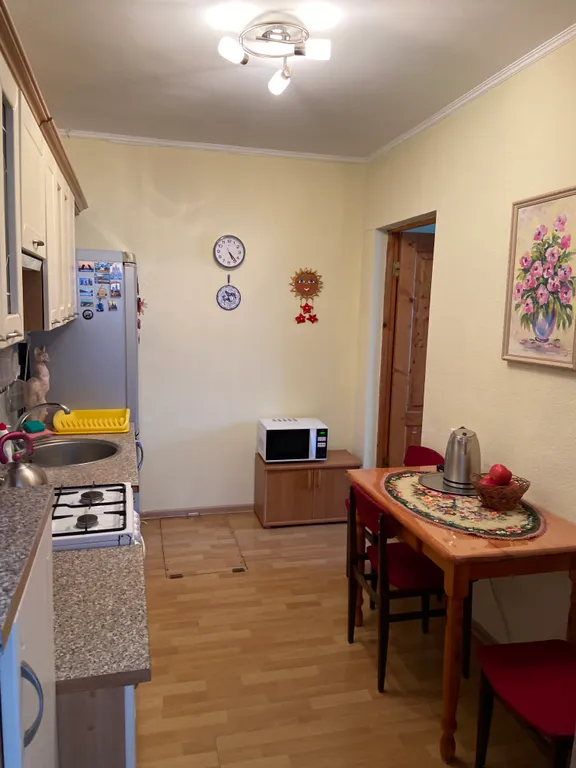 Дом с яблоневым садом на побережье