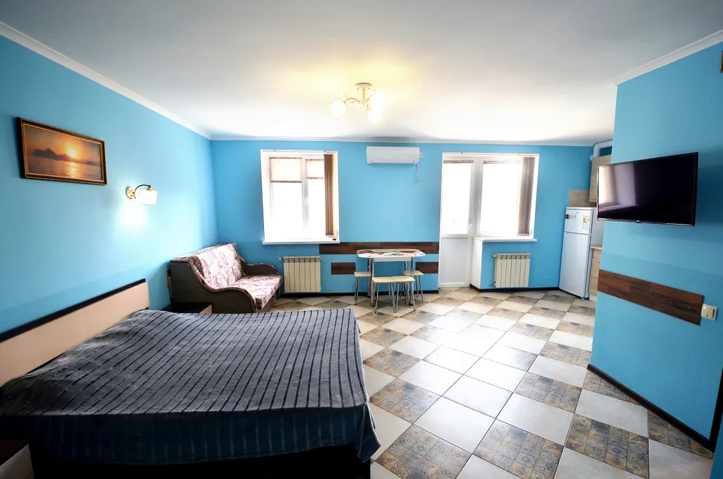 Квартира-студия голубая