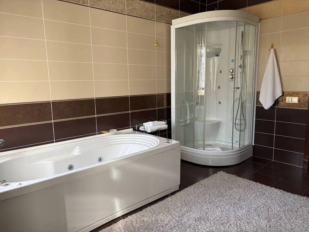 Двухэтажный коттедж с видом на парк в центре Минска