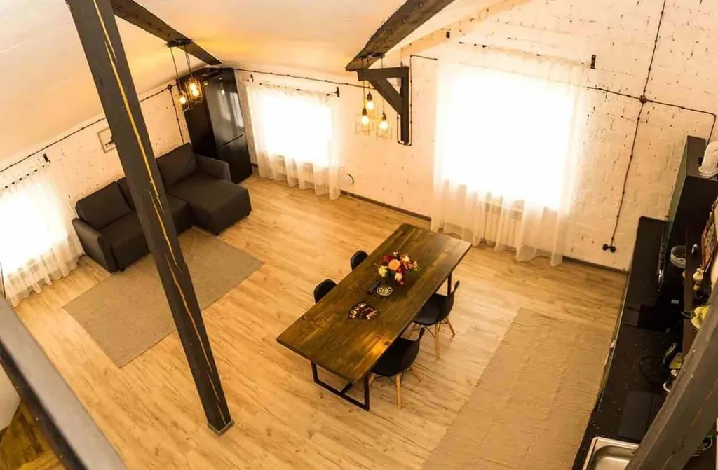 Двухуровневые апартаменты с отдельной спальней