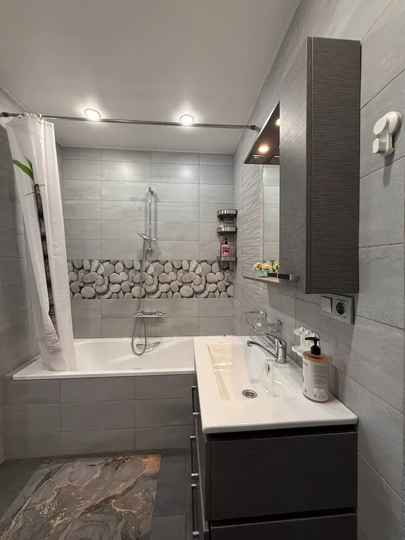 Современная квартира рядом с центром, удобное расположение