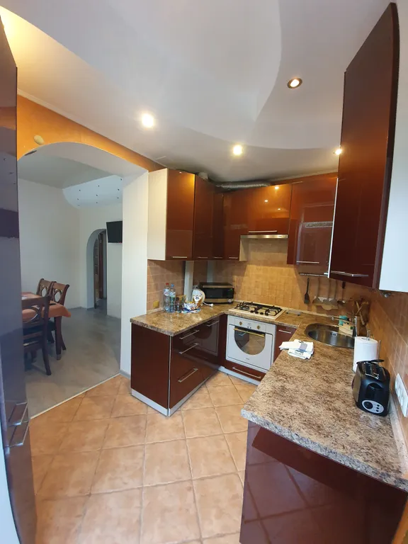 Двухуровневая 5-комнатная квартира в центре Амалиенау с зоной барбекю