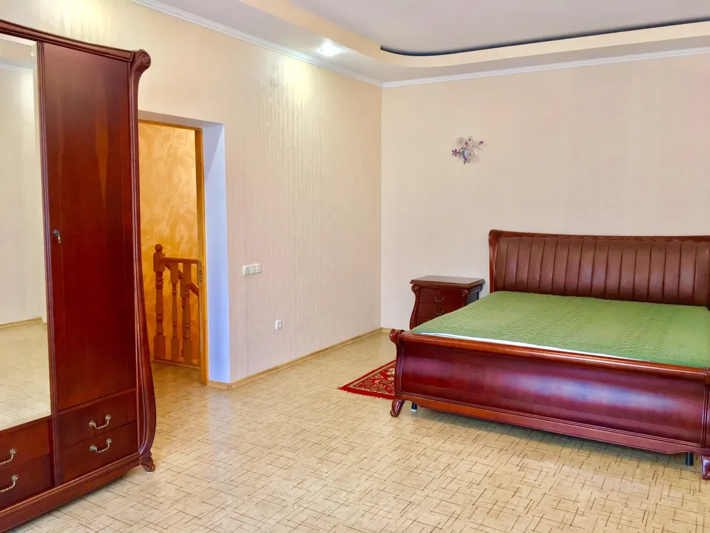 Уютный дом с беседкой