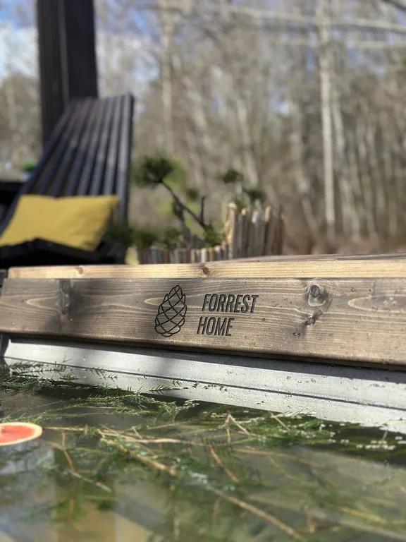 Дом на холме с сибирским чаном