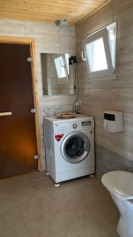 Дом с видом на озеро без соседей