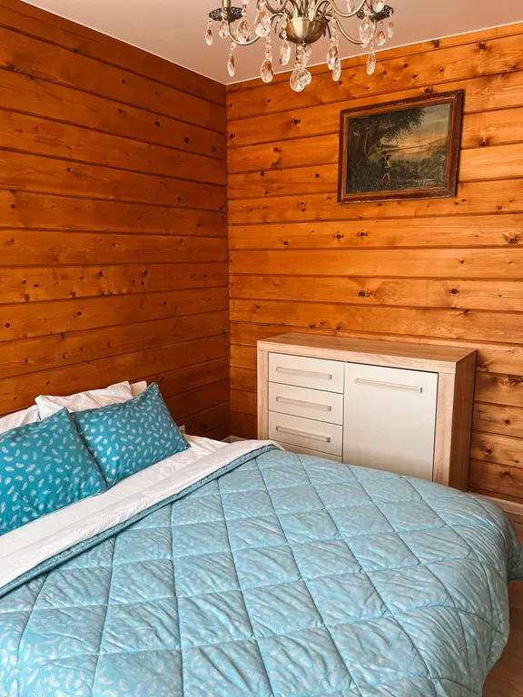 Охотничий домик у пруда