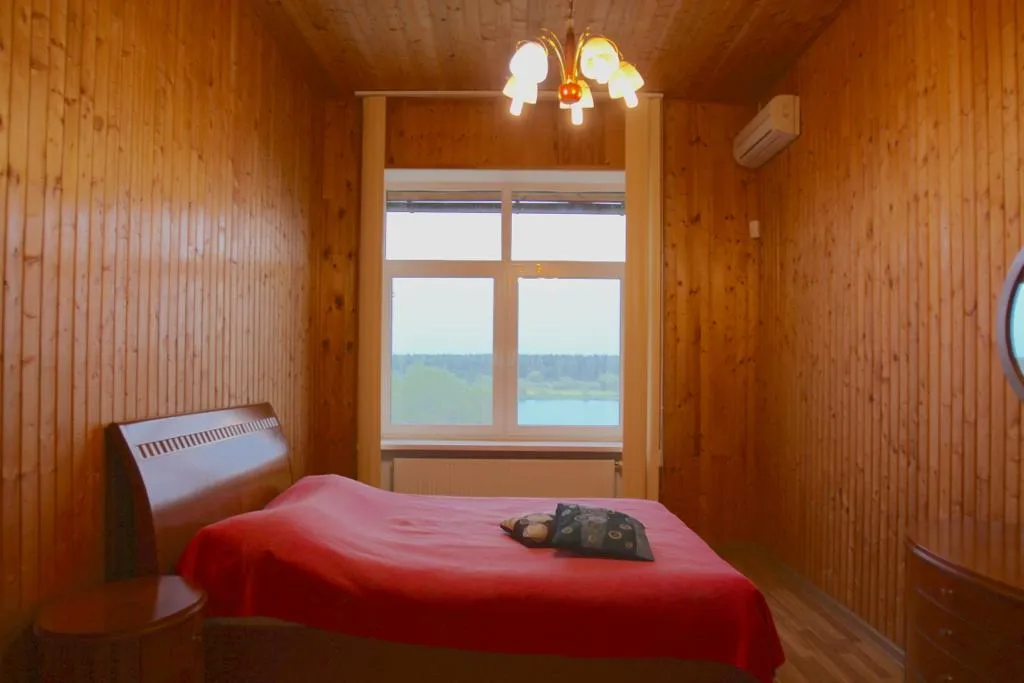 Уютный коттедж с бассейном на берегу реки Волга