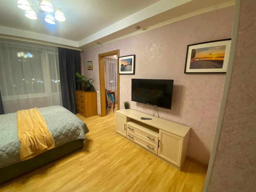 1-комнатная квартира с красивым видом на город, залив и горы