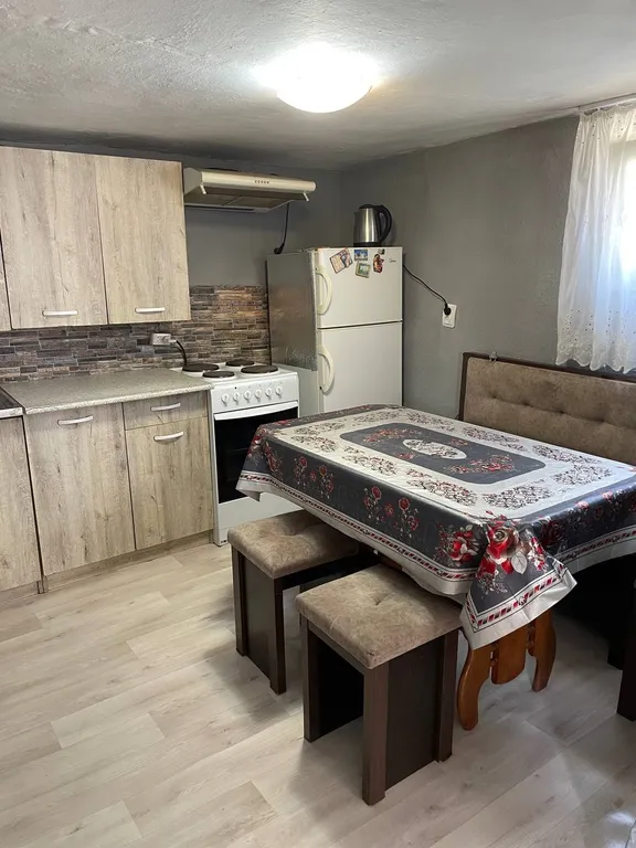 Уютный домик для отдыха компанией на берегу черного моря