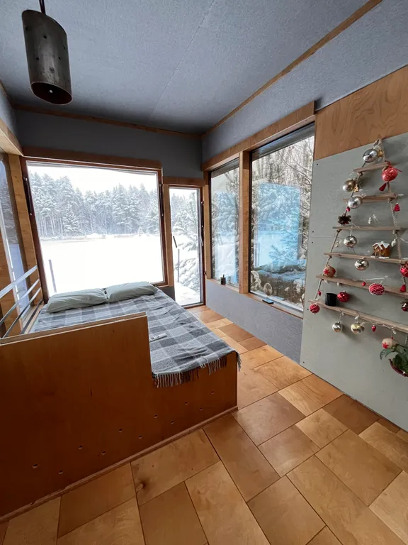 Домик на озере